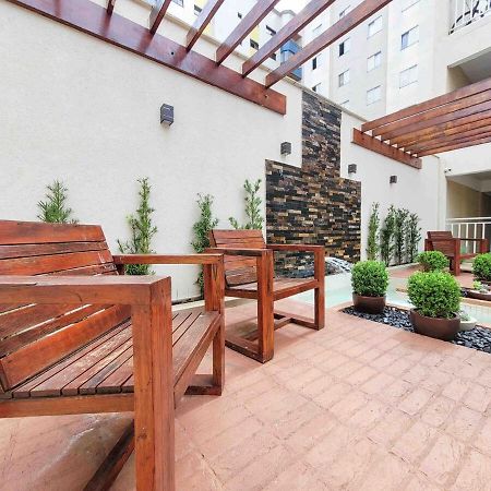 Bem No Centro, Cozinha Completa, Varanda E Garagem Poços de Caldas المظهر الخارجي الصورة