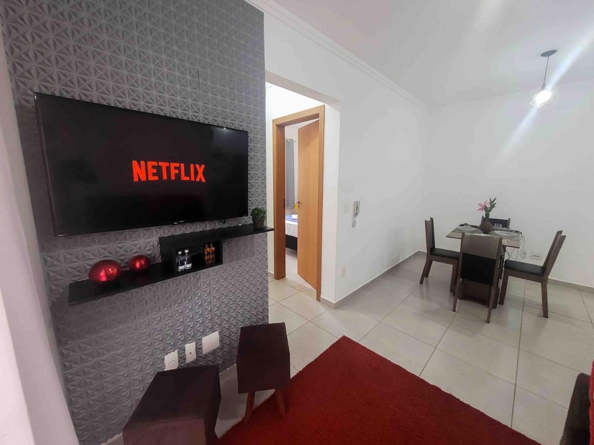 Bem No Centro, Cozinha Completa, Varanda E Garagem Poços de Caldas المظهر الخارجي الصورة