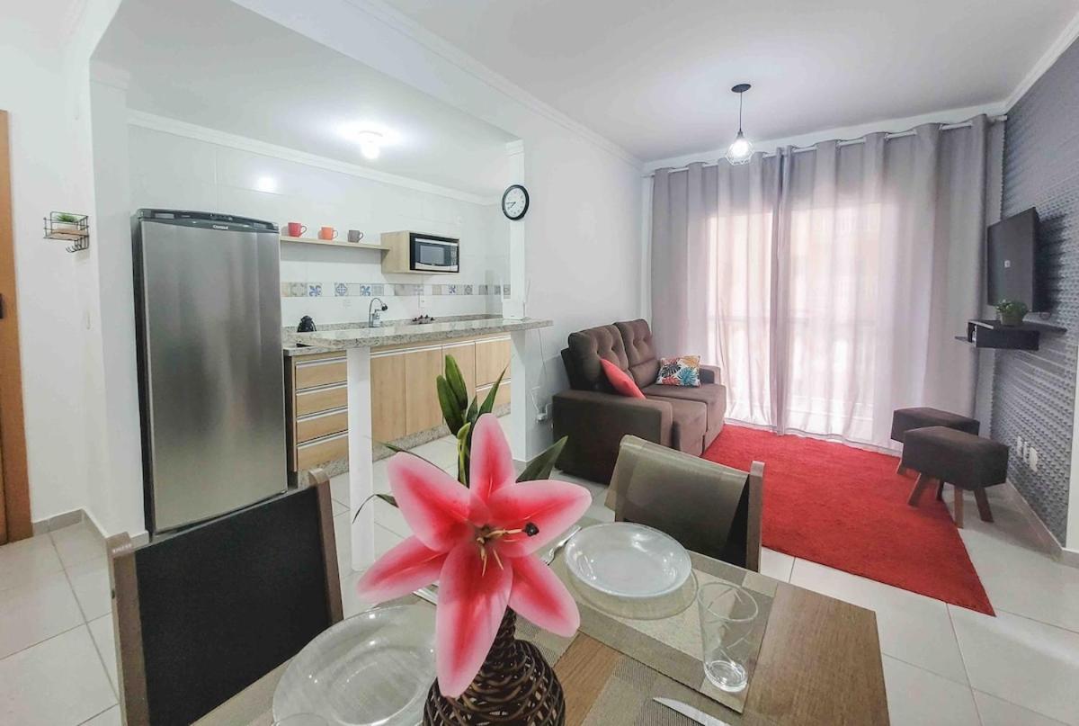Bem No Centro, Cozinha Completa, Varanda E Garagem Poços de Caldas المظهر الخارجي الصورة
