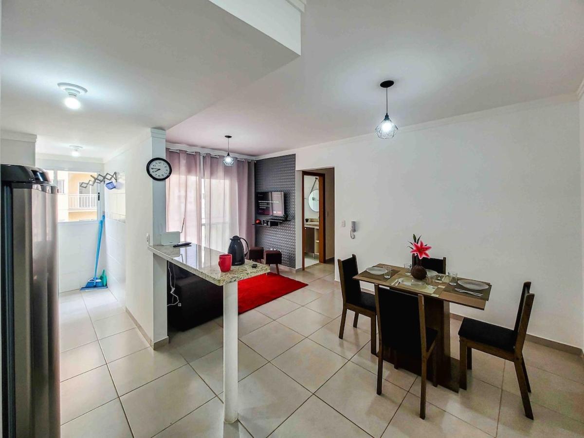 Bem No Centro, Cozinha Completa, Varanda E Garagem Poços de Caldas المظهر الخارجي الصورة